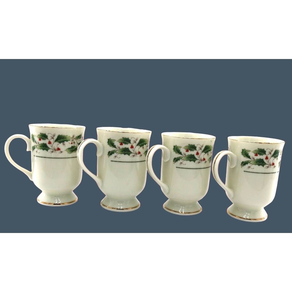 Vintage Christmas Footed Holly and Ivy Mugs.